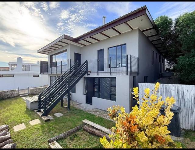 4 BEDROOM HOUSE FOR SALE IN STILBAAI EAST